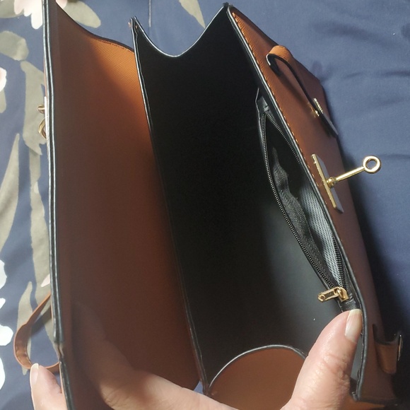 Cute Satchel Handbag - Picture 3 of 3